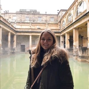 Meet your Posher, Emily